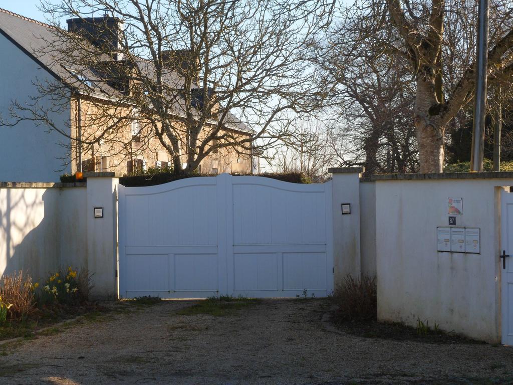 Farmhouse In An Amazing Private Park Hostal Vannes Exterior foto