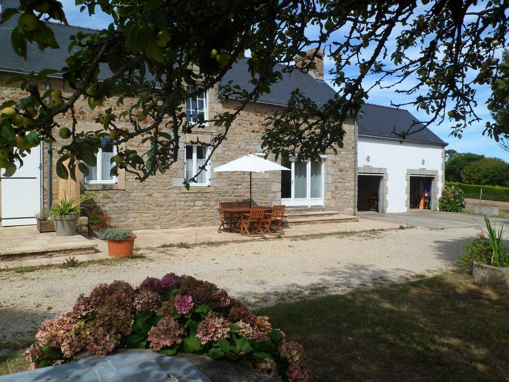 Farmhouse In An Amazing Private Park Hostal Vannes Exterior foto